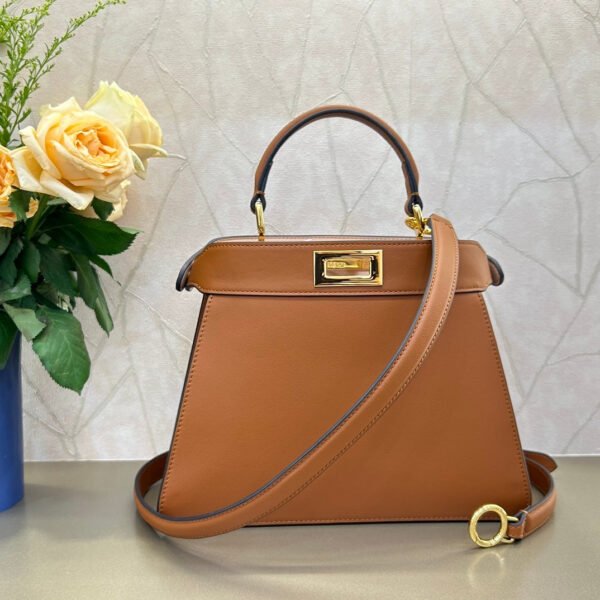 9FCE512E-09E7-D068-181C-BD397954E02D.jpg Fendi Peekaboo Medium iseeu Bag