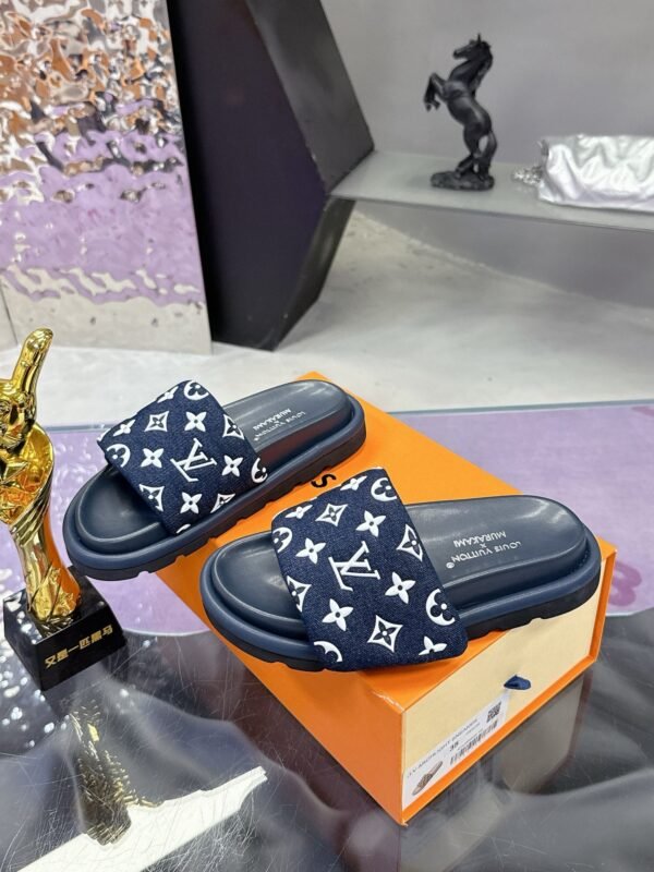 Louis Vuitton Unisex Pool Pillow Comfort Sandal