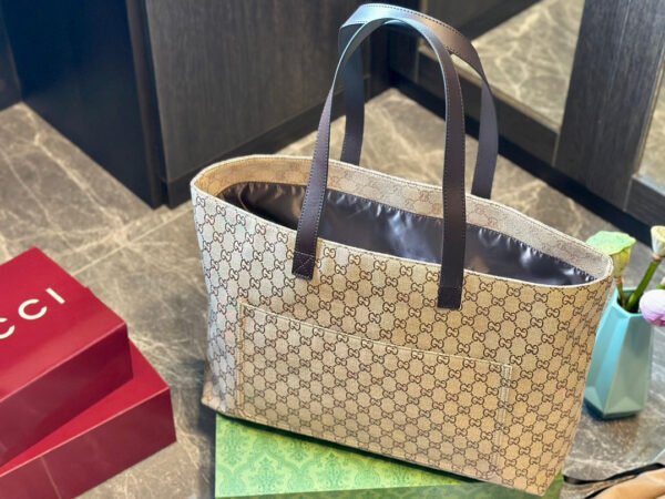 A10F9986-E5F4-9290-7252-8D0482F7F36F.jpg TOTE BAG
