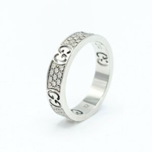 A243F757-2419-B8F9-31F4-6F0DFD9E5131.jpg 18K White Gold Diamond Icon Stardust Thin Band Ring