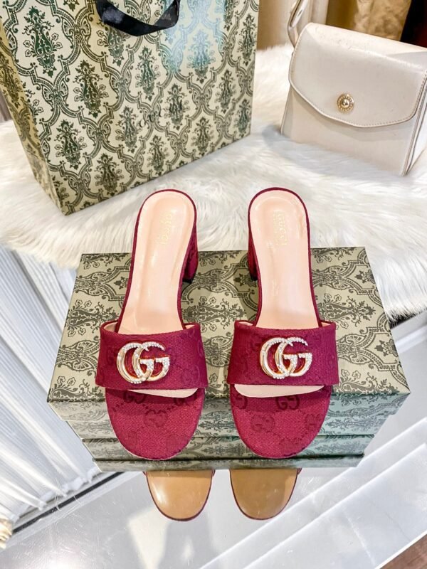 A246ED67-F170-2FBA-51B1-8556256F9382.jpg GUCCI Women's Platform Slide Sandal