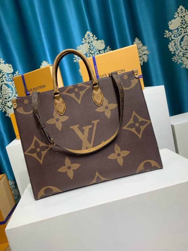 A275F07D-2535-506C-F10E-2C7484B2CECB.jpg Louis Vuitton M46823 OnTheGo Voyage