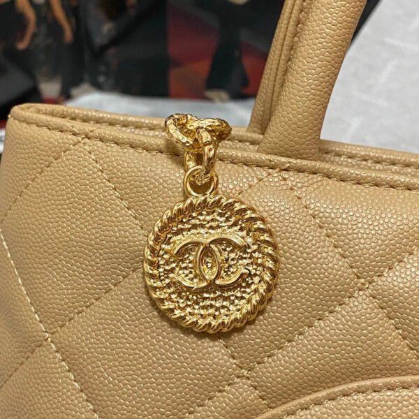 Chanel Medallion Tote Gold Hardware Caviar Yellow For Women, Women&rsquo;s Handbags, Shoulder Bags 15.6in/32cm