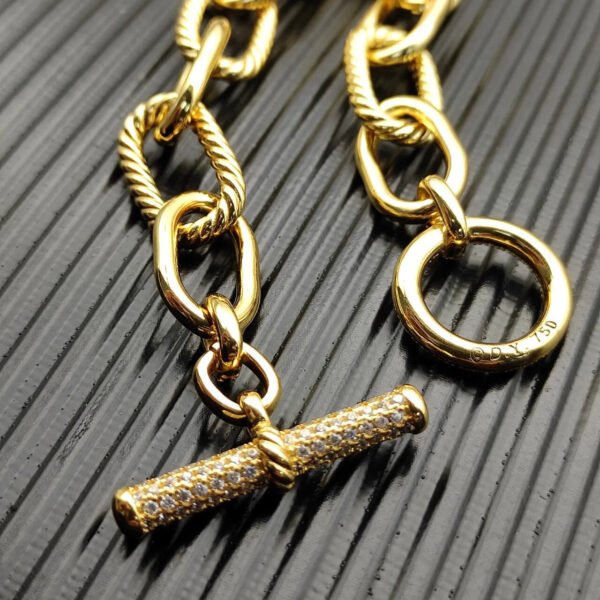 David Yurman  DY Madison Pav&eacute; Toggle Chain Bracelet in 18K Yellow Gold