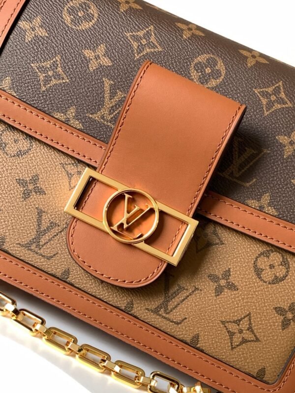 A6CB715F-41C7-31DE-C8A0-1A449AC79138.jpg Louis Vuitton M44580 Mini Dauphine