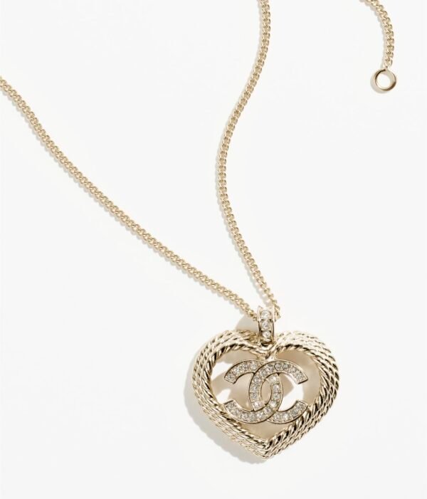 A7C921BF-0235-8458-79BC-5712ACF3C796.jpg PENDANT NECKLACE