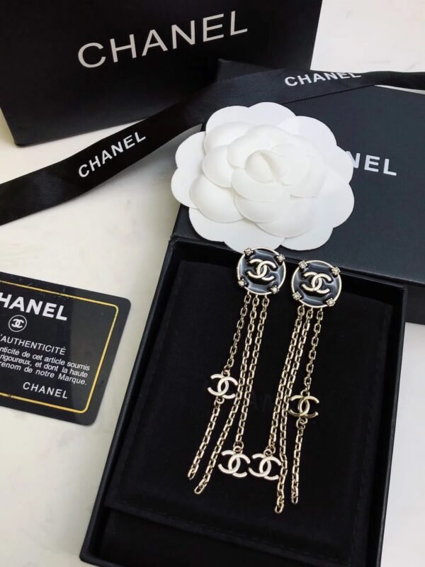 A822BA76-E301-B462-2ADF-31651CCB8C69.jpg cc Earrings