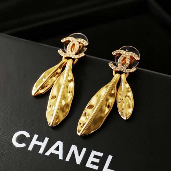 A961520A-3B0E-ACA1-3B82-3F570CAE387E.jpg CC Earrings 0018