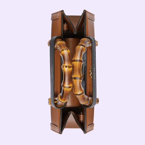 A97B27F2-5859-63BD-6DE6-689D1D140BC1_3443b4ac-2f8f-4f20-b3ef-40e610f0ced3.jpg DIANA SMALL SHOULDER BAG