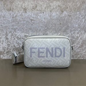 AA10C9BE-D80B-221D-D2C1-F7DC88CD122F.jpg Fendi Camera case Bag