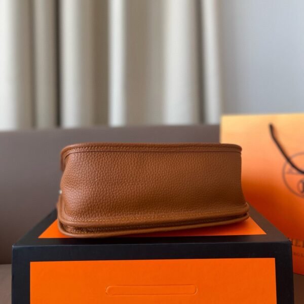 Evelyne   25  bag