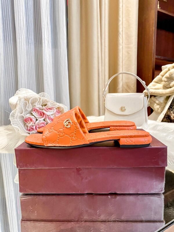 AB23D0C9-7A92-E98D-76F7-44D337CAAD4F.jpg GUCCI Women's Platform Slide Sandal