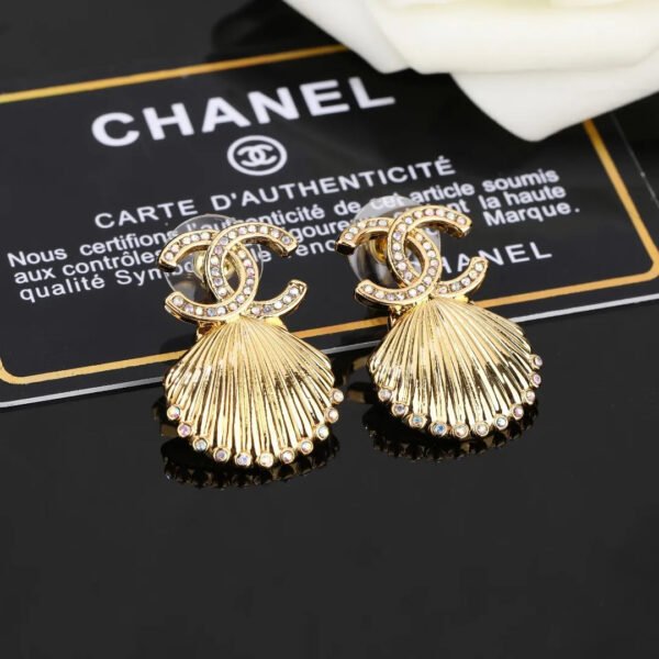 AB25FB6E-D56E-D402-395E-2089B76C5438.jpg CC Earrings 0008