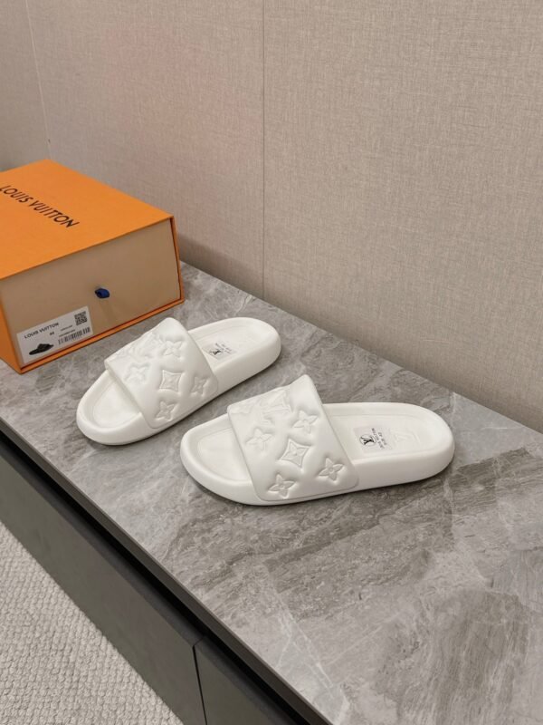 Louis Vuitton Unisex Pool Pillow Comfort Sandal