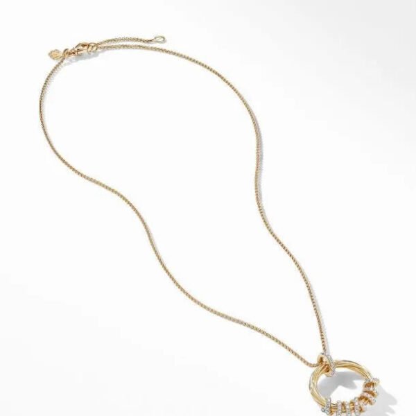 David Yurman Helena Round Pendant Necklace in 18K Yellow Gold with Diamonds