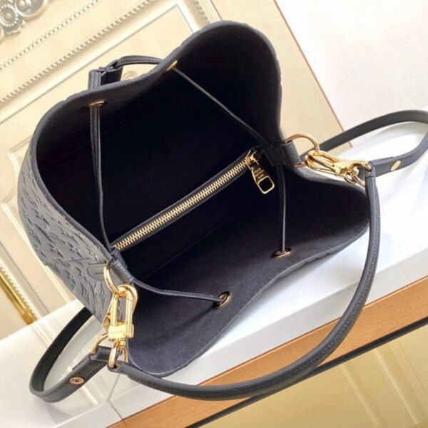 AC7062DB-CBED-1531-20C2-3FC67F871CB5.jpg Louis Vuitton M45256 Néonoé MM