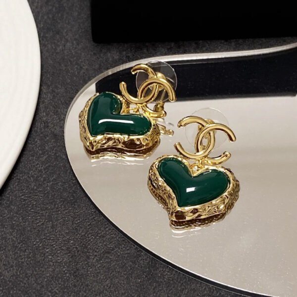 ACCF32A6-9814-9241-F9CE-EA6170976F39.jpg cc Earrings