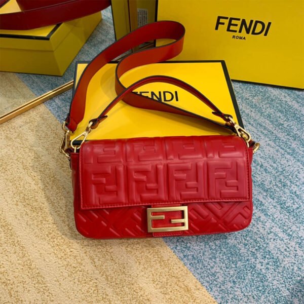 ACCFFD83-79CD-E8D4-F976-FC37DC5535C3.jpg Fendi Baguette