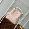 ACE0A09F-99D7-F70E-2505-5455DFE96289.jpg Louis Vuitton M24649 Néonoé BB