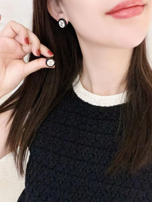 CCE611 24P Black White Buttons Round Enamel Stud Earring For Women