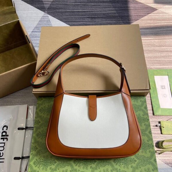 ACF1102B-35F7-92E4-BE04-645CF3169D44.jpg Gucci Jackie Small Shoulder Bag