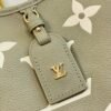 AD0FBB74-0294-00D2-615E-913DC6FCC2C6.jpg Louis Vuitton M46672 CarryAll PM