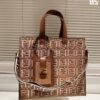 ADC932F0-D8A1-13C8-B55F-DA822AB167C4.jpg Fendi Sunshine Medium - black