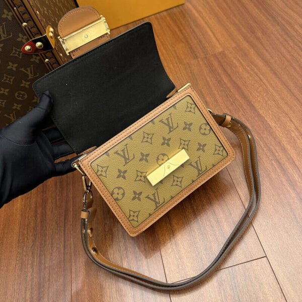 AEC31FC9-D9BE-23D1-584D-A57CCCAE0490.jpg Louis Vuitton M45959 Mini Dauphine