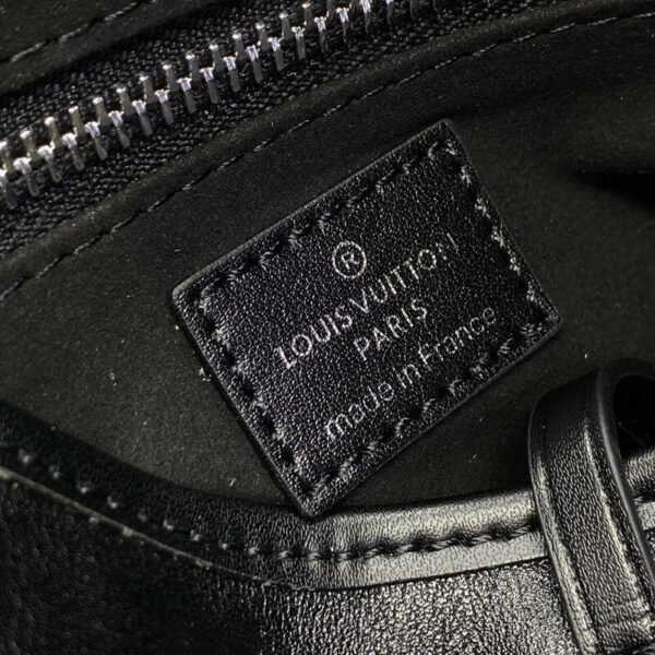 AF2E4F0D-A843-D071-DFD1-8CB25C132A92.jpg Louis Vuitton CarryAll Vibe BB M12888