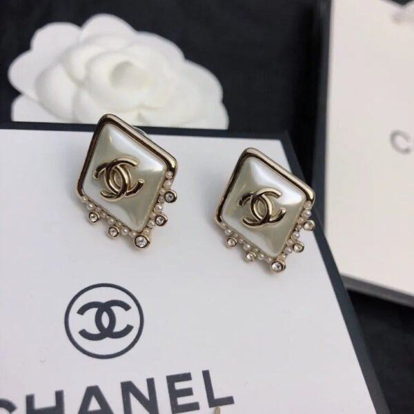 AFADC217-6B46-A8F6-193E-70A27B3FAF52.jpg cc Earrings