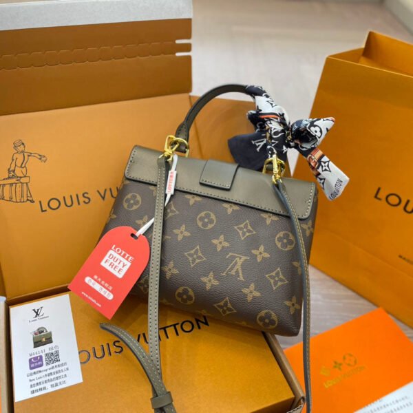 B0BB954E-9C4D-8C78-2030-16CABAFA95AD_2800ceba-6777-4a51-aa7b-d28bd514f768.jpg Monogram Locky BB Laurier