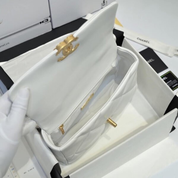 B1BA743D-0DCD-FE42-E518-1DFBCCE8458C.jpg Chanel 19 Handbag AS1160