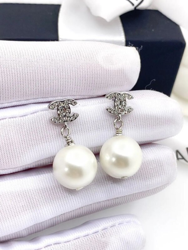 B306BB4F-1D52-7336-0CBD-3A56D98DDB7A.jpg CC Jewelry New 23