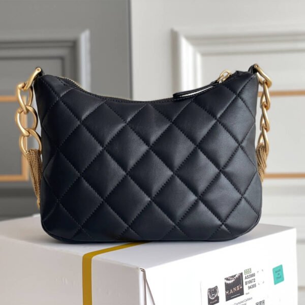 B313C309-AC9D-46EB-2B8A-65B7ABF945C8.jpg CHANEL HOBO HANDBAG