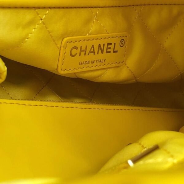 Chanel 22 Small Handbag AS3260