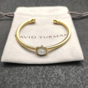 B5576564-1B63-369F-95FE-6DA809DEE751.jpg Cable Classics Bracelet with White Gold Agate and Diamonds 18K Yellow Gold 4mm