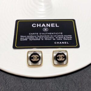 B5F7479C-3569-7E41-2774-A221EBFA7241.jpg cc Earrings