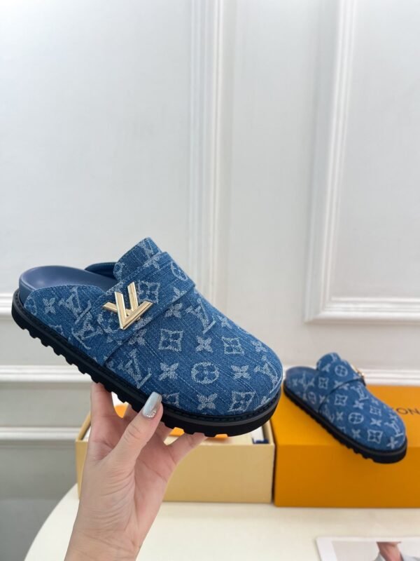 Louis Vuitton Unisex Pool Pillow Comfort Sandal