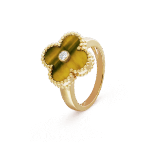 B6468116-198D-5081-C4D0-F5157509703F.png Vintage Alhambra ring