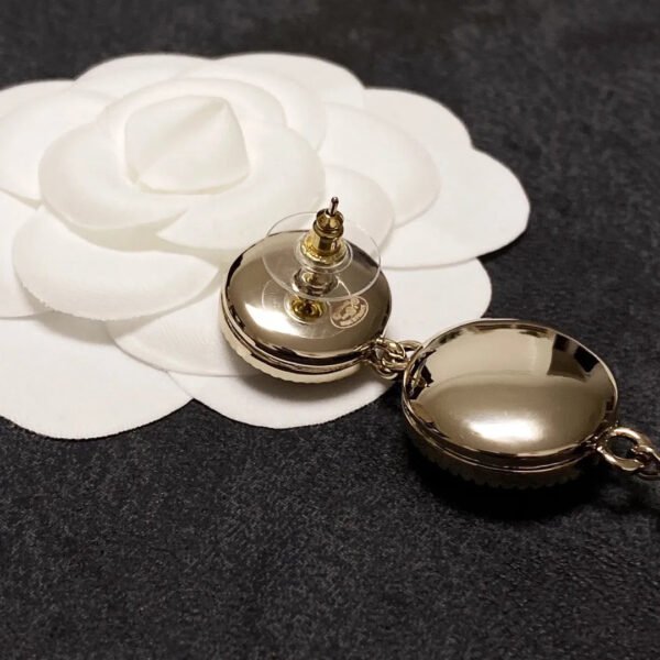 B768C064-8561-BCFE-04B2-9DF45712D9B8.jpg cc Earrings