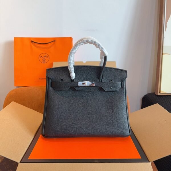 B972FCF7-9903-733E-F602-D7754B81B374.jpg Birkin 30 Bag