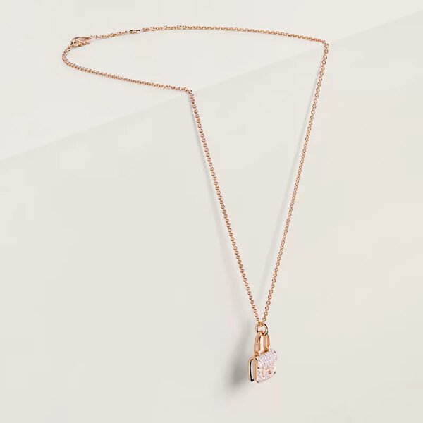 Amulettes Constance pendant