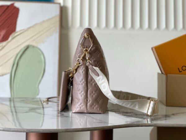 BB5218B8-B6D8-F5ED-C9B4-6037938128F4.jpg Louis Vuitton M12071 Coussin Hobo MM