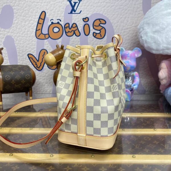 BB5364CC-09CE-479E-D1F7-492517490A5F.jpg Louis Vuitton Noé BB N40594