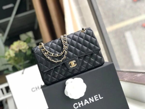 BBBEC607-DAA3-1952-1724-34D742E3D8CE.jpg Chanel Classic Handbag Gold Toned Hardware BlackFor Women, Women’s Bags, Shoulder And Crossbody Bags 10.2in/26cm A01112