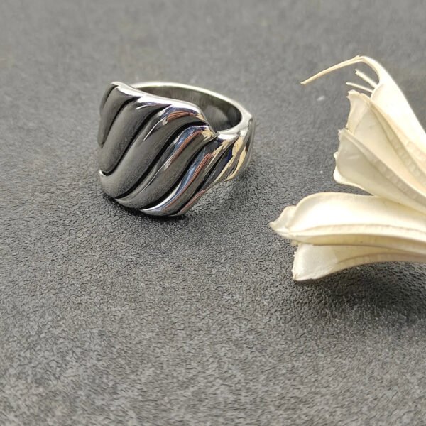 BC2559F6-56F7-D0F2-FEBE-B2CB0E83B2CE.jpg Sculpted Cable Ring Sterling Silver, 17mm - US 6