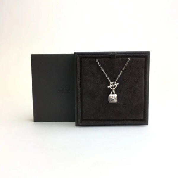 Amulettes Kelly pendant