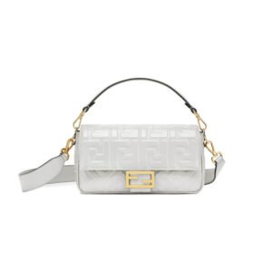 BC8EA21F-CDBF-C8C2-2811-33E578181B83.jpg Fendi Baguette