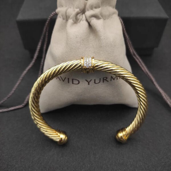 BD10E111-806D-BB80-193C-5903168B50E9.jpg Classic Cable Station Bracelet 18K Yellow Gold and Pave Diamonds, 7mm