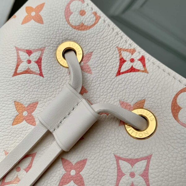 BF8322AB-EFFB-B61A-AB4F-C4ECD9EFDA13.jpg Louis Vuitton M24649 Néonoé BB